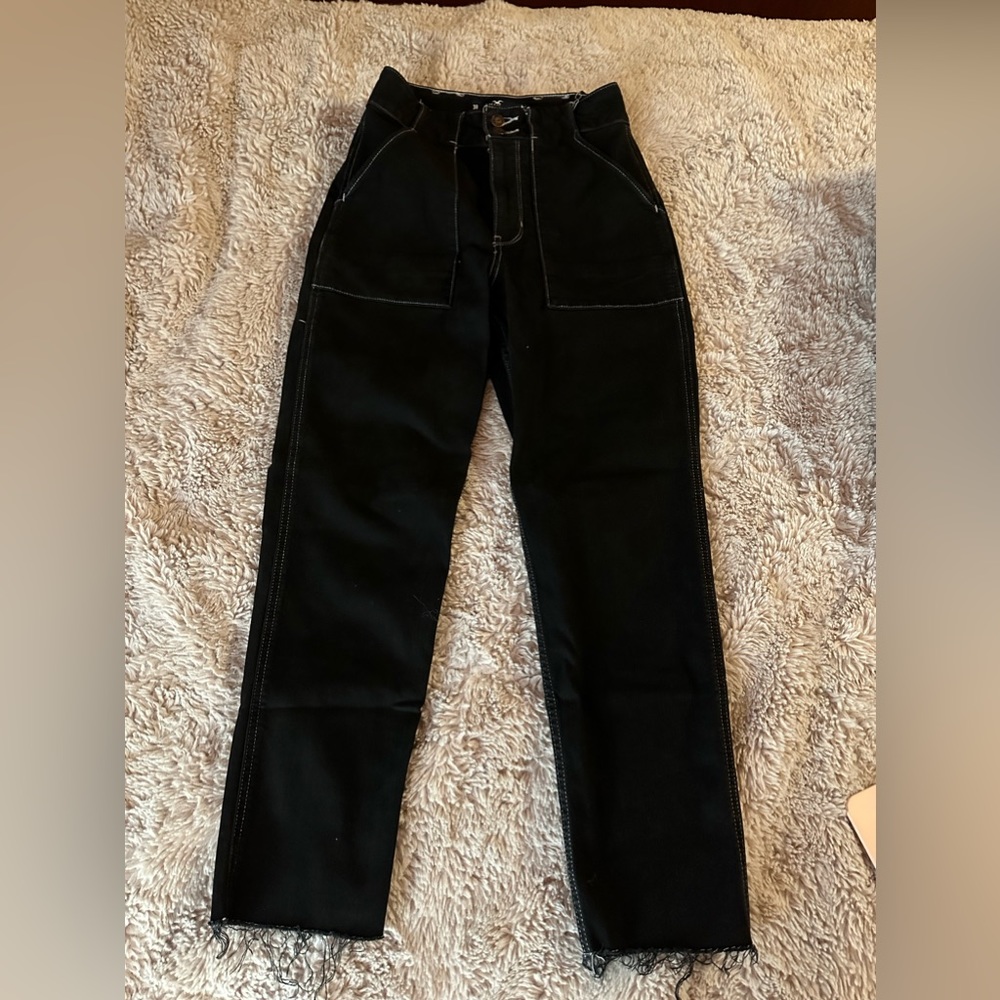 hollister black jeans with white stitching. W26 L27